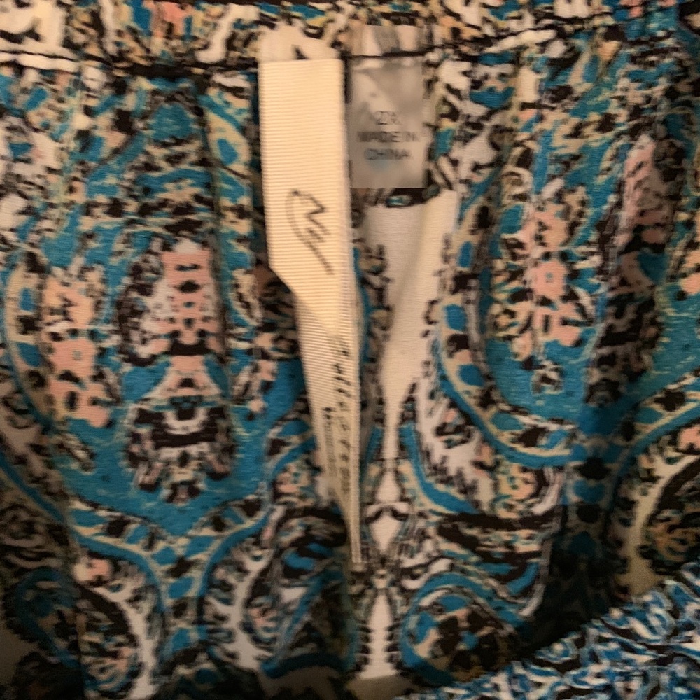 Pretty blue top - Picture 5 of 5